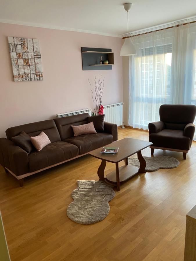 Apartment Orchid 021 노비사드 외부 사진